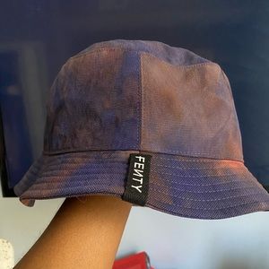 FENTY oversized tie dye bucket hat